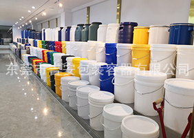大鸡巴视频网站打开吉安容器一楼涂料桶、机油桶展区